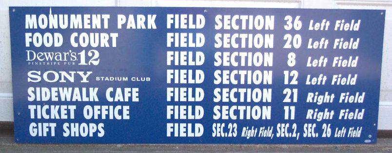 YankeeStadiumconcoarsesign.jpg